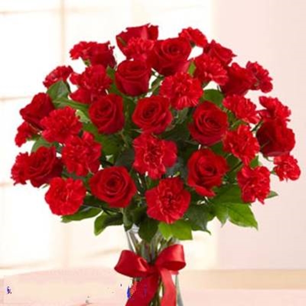 Hoa hồng đỏ cũng là món quà được nhiều người mẹ ưa thích