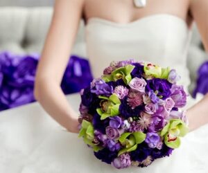 Chọn hoa cưới theo váy cưới sẽ mang lại vẻ đẹp hoàn hảo cho cô dâu