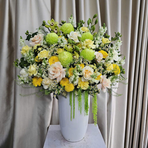 Khách hàng mua hoa tại shop hoa tươi Nguyễn Hữu Thọ quận 7 sẽ được trải nghiệm dịch vụ giao hoa tận nơi, đảm bảo hoa tươi đẹp khi đến tay người nhận.